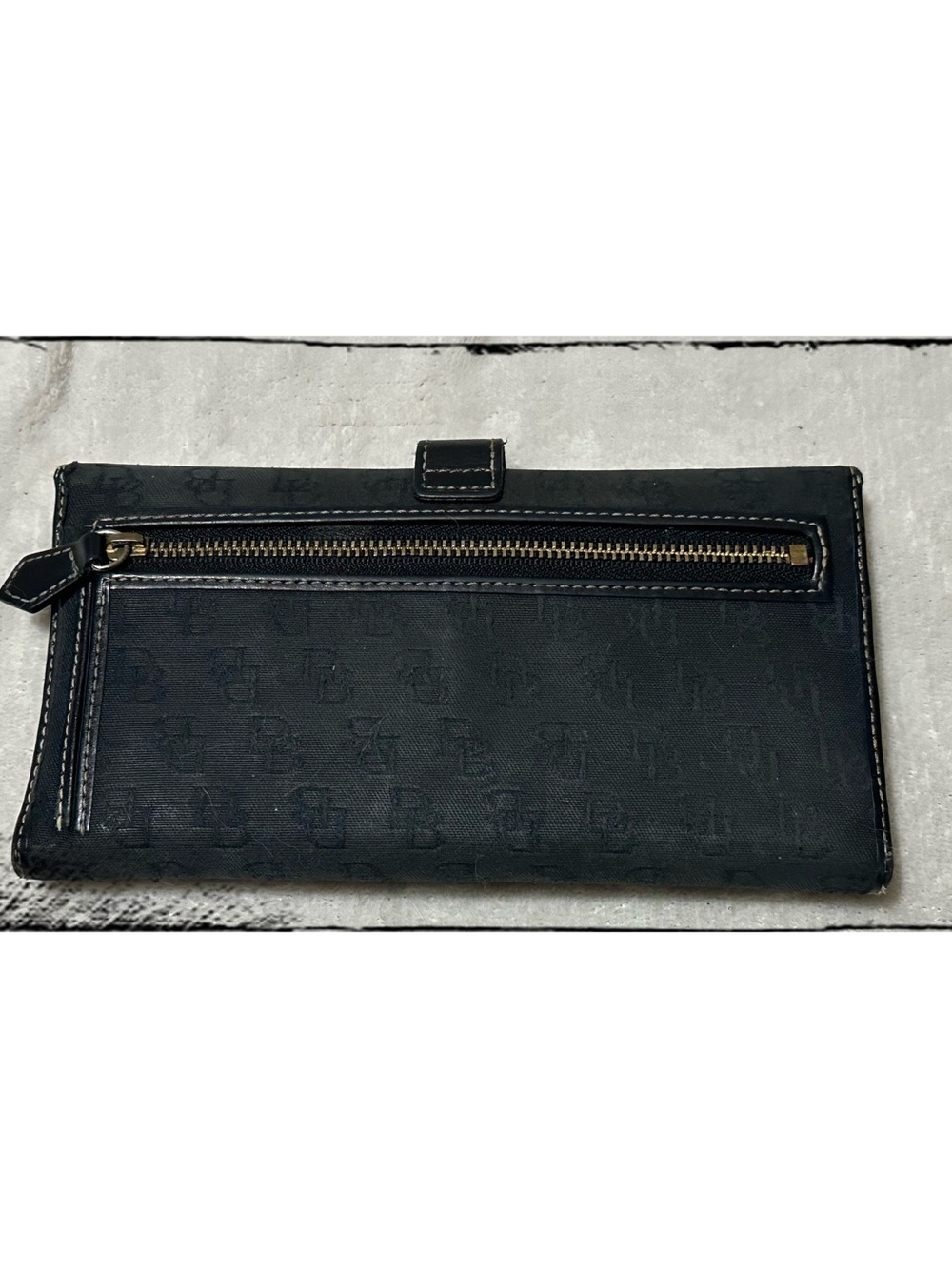 Dooney & Bourke Black Logo-Embossed Flap Wallet with Branded Metal Plaque - Picture 4 of 4